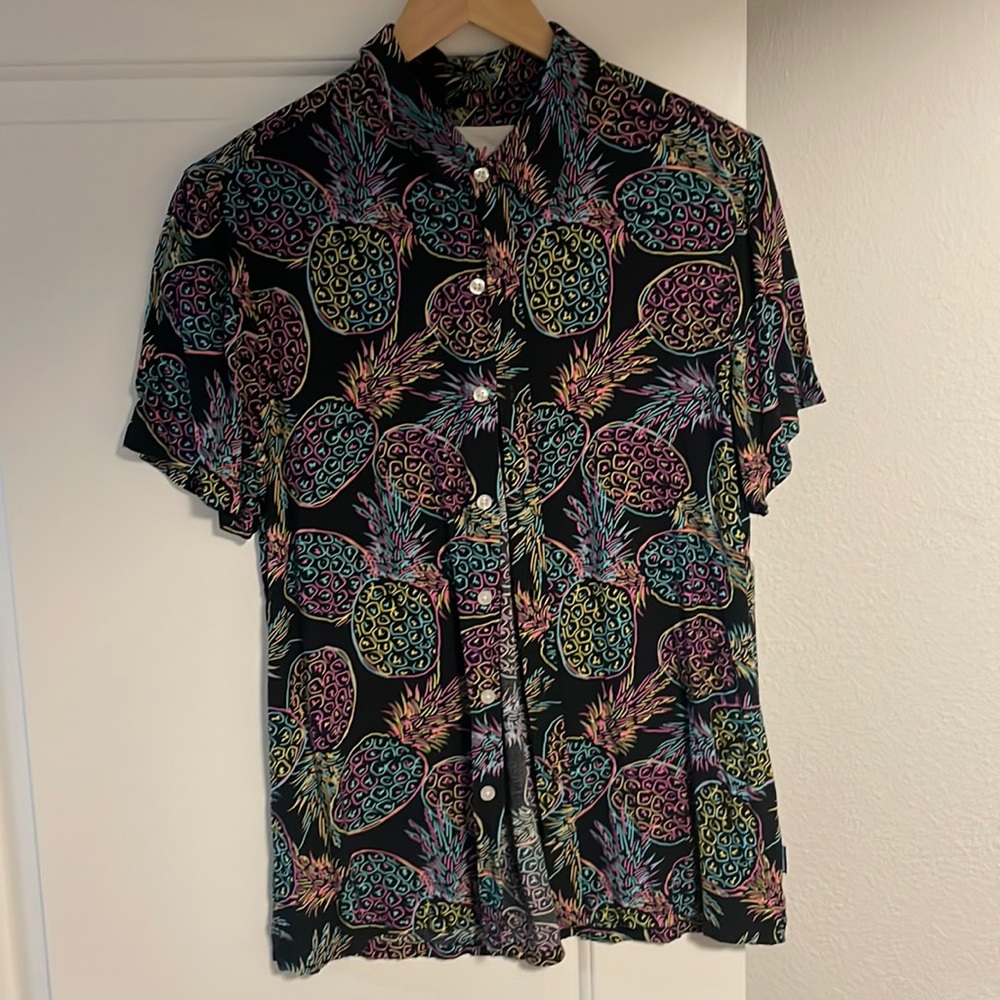 Chubbies mens pineapple button-down